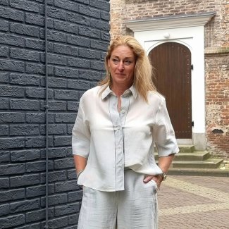 Annette Gortz design outfit vest pantalon detail voorjaar zomer lente 2024_3