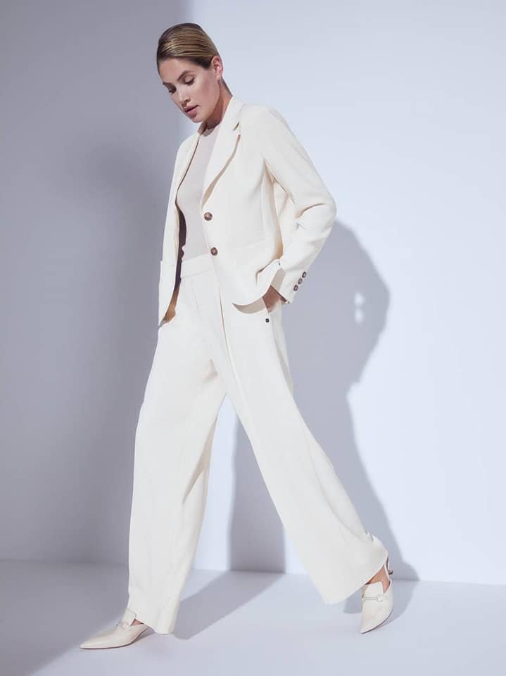 marc cain voorjaar 2023_1 wit pantalon jas blouse
