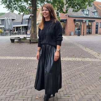 alpha studio trui kabeltrui rok vegan leer winter 2022_1