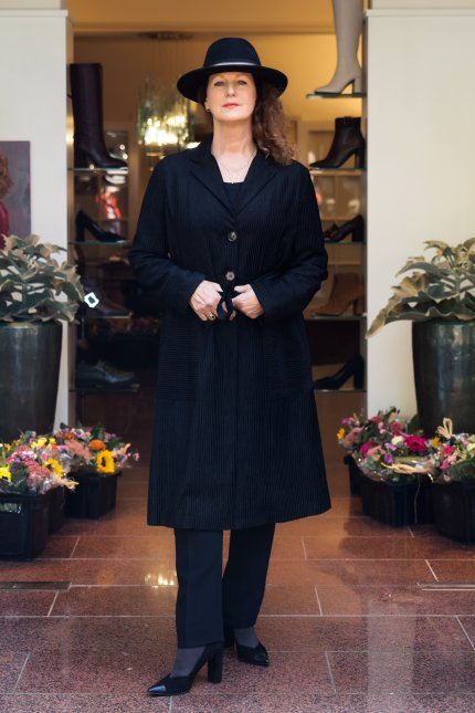 Annette Gortz blazer en pantalon. Pumps van Natan. Herfst winter 2020 2021 mix match