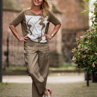 Annette Gortz outfit trui pantalon gewerkt voorjaar zomer lente 2024_1