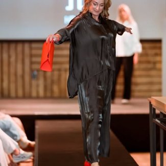 Annette gortz feestelijke outfit glim zomer 2025_1