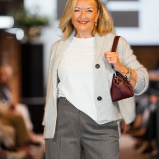 fb_1_hb_mode_ommen_yvon_showt_een_casualchic_mixmatch_outfit_see_more_2025-09-29