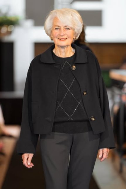 fb_4_hb_mode_anneclaire_seductive_hb_mode_anneclaire_seductive_see_more_1_view_more_yvon_wille-ruijt