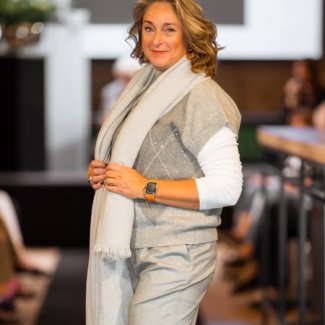 fb_4_hb_mode_peserico_hb_mode_casual_chic_met_peserico_t_see_more_2025-10-21