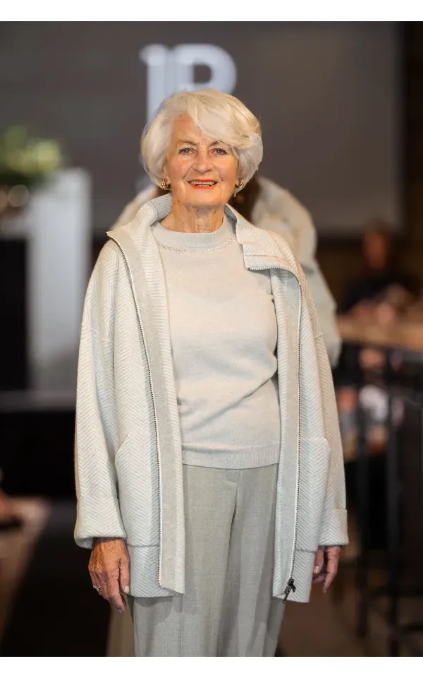 Le Tricot Perugia outfit met jas winter 2025 - 2026 HB MODE Ommen