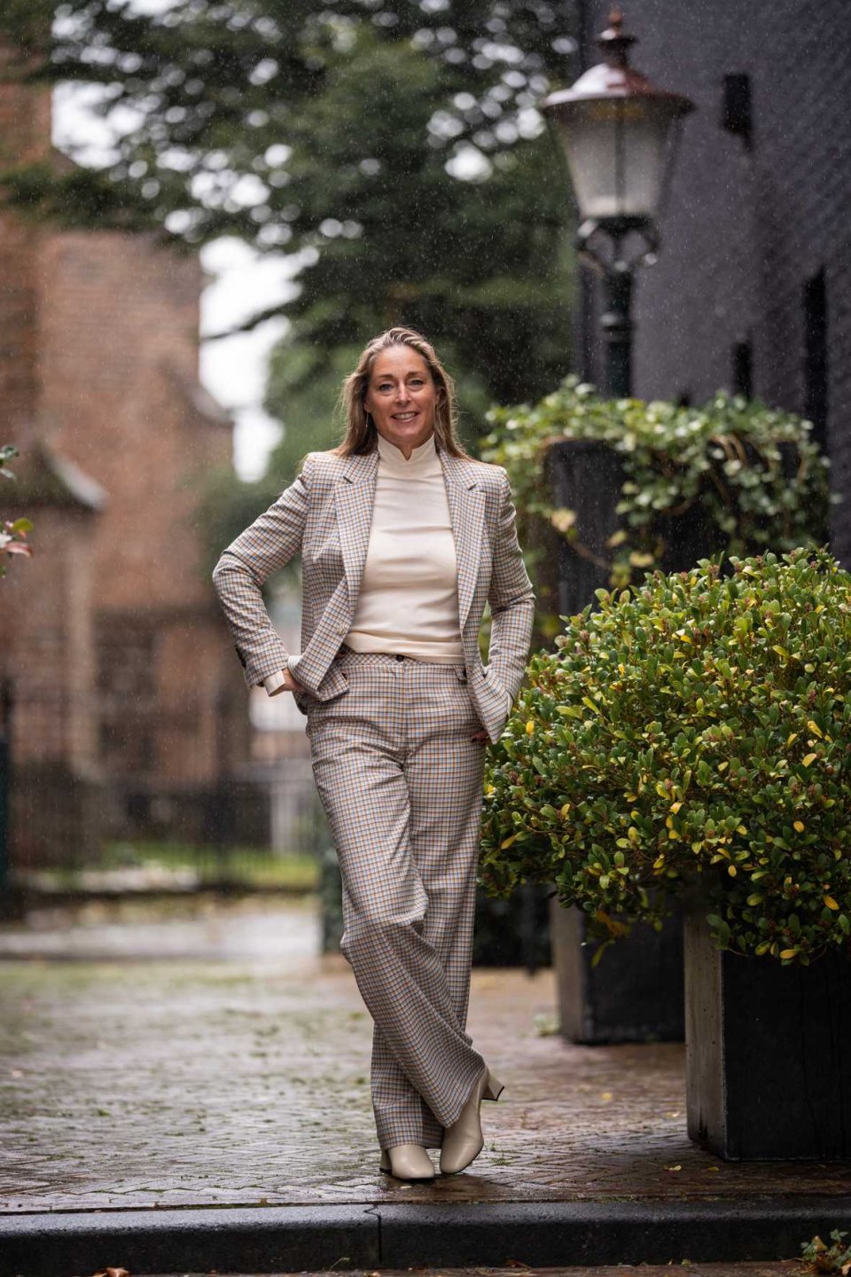 Marc-Cain-blazer-pantalon-ruit-shirt-creme-3 najaar winter 2023 2024