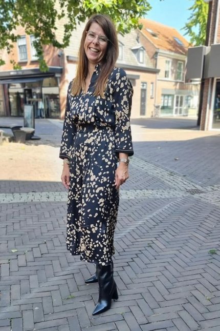 marc cain zwart print jurk schoen en blouse winter 2022_1