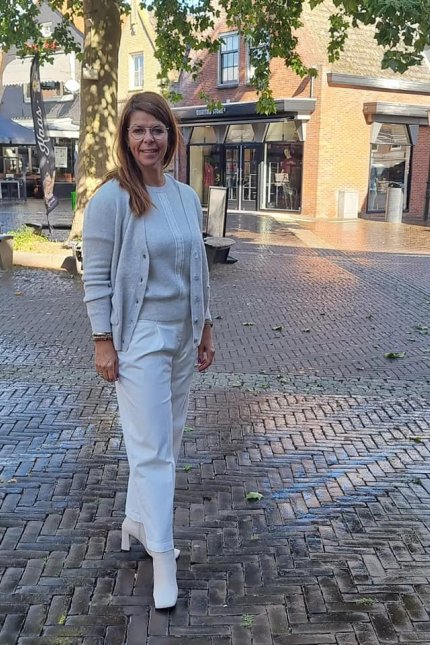 mix match anneclaire trui vest peserico pantalon natan laars winter 2022_3