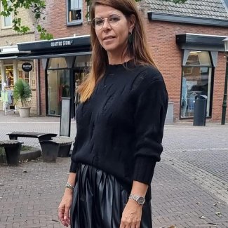 alpha studio trui kabeltrui rok vegan leer winter 2022_1