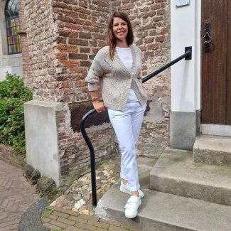 Mix match anneclaire vest shirt Fabiana Filippe pantalon Marc Cain sneaker zomer 2022_2-min